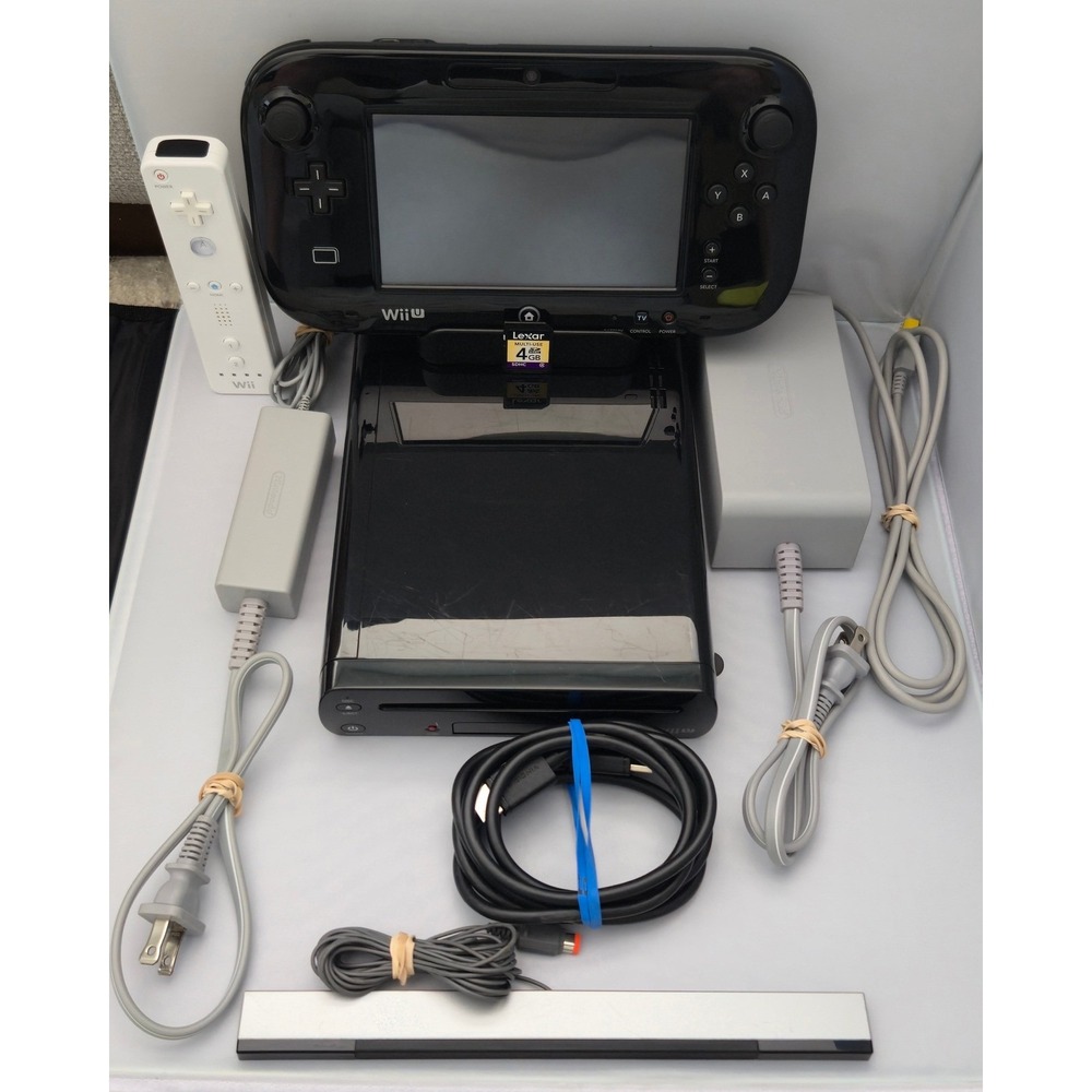 Nintendo Wii U 32GB Deluxe Console Bundle - Modded - OEM GamePad‎ - Tested